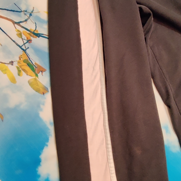 Workout pants - Picture 2 of 3